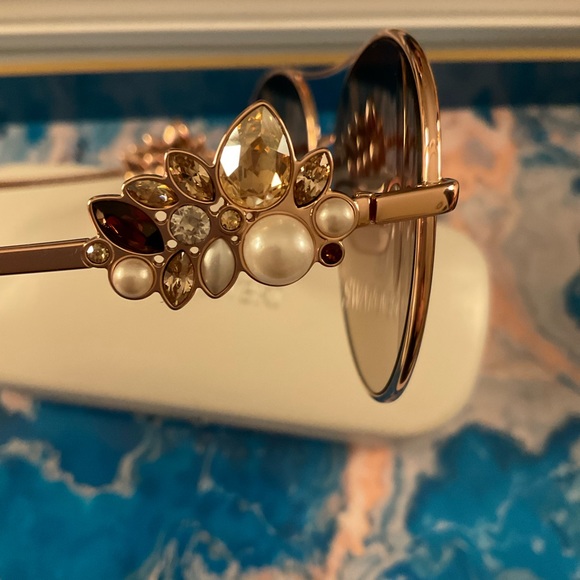💎 Swarovski beautiful NWT authentic sunglasses w/ case & cards - Picture 9 of 13